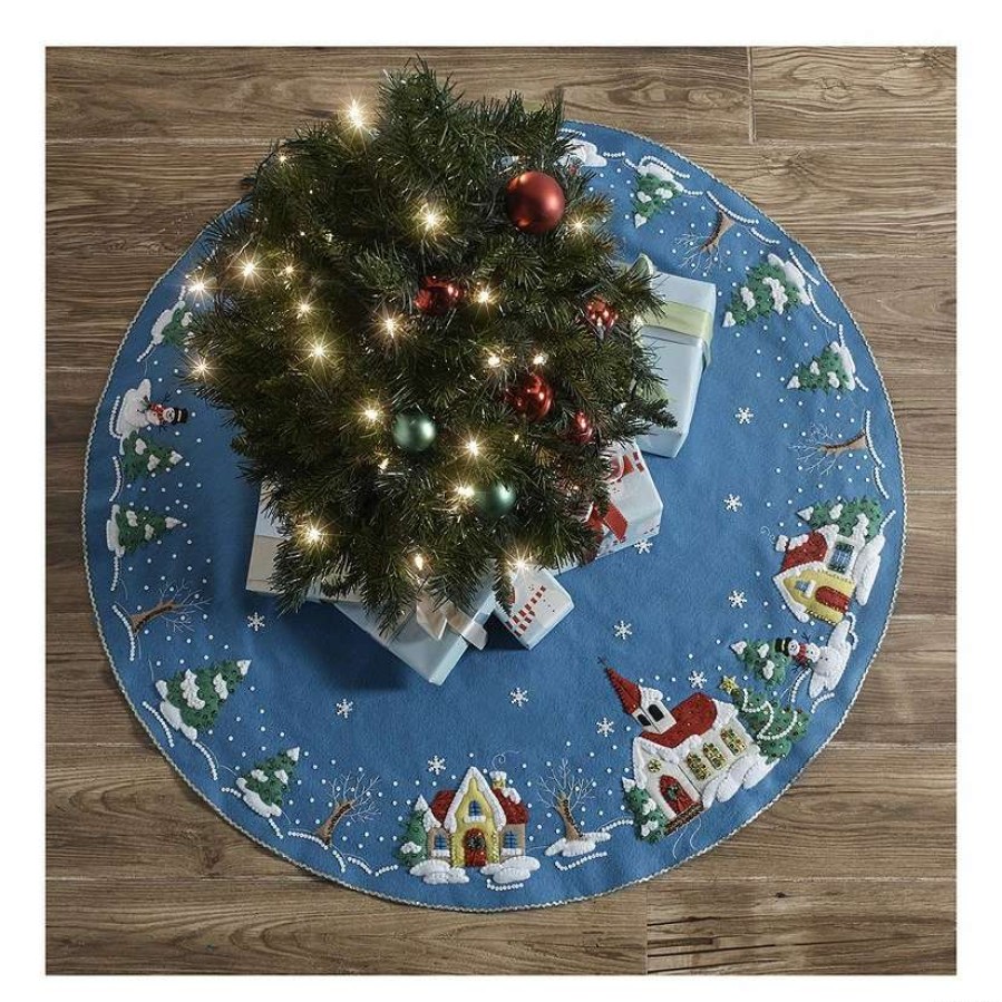 * | Bucilla Felt Tree Skirt Applique Kit 43 Round Christmas Village