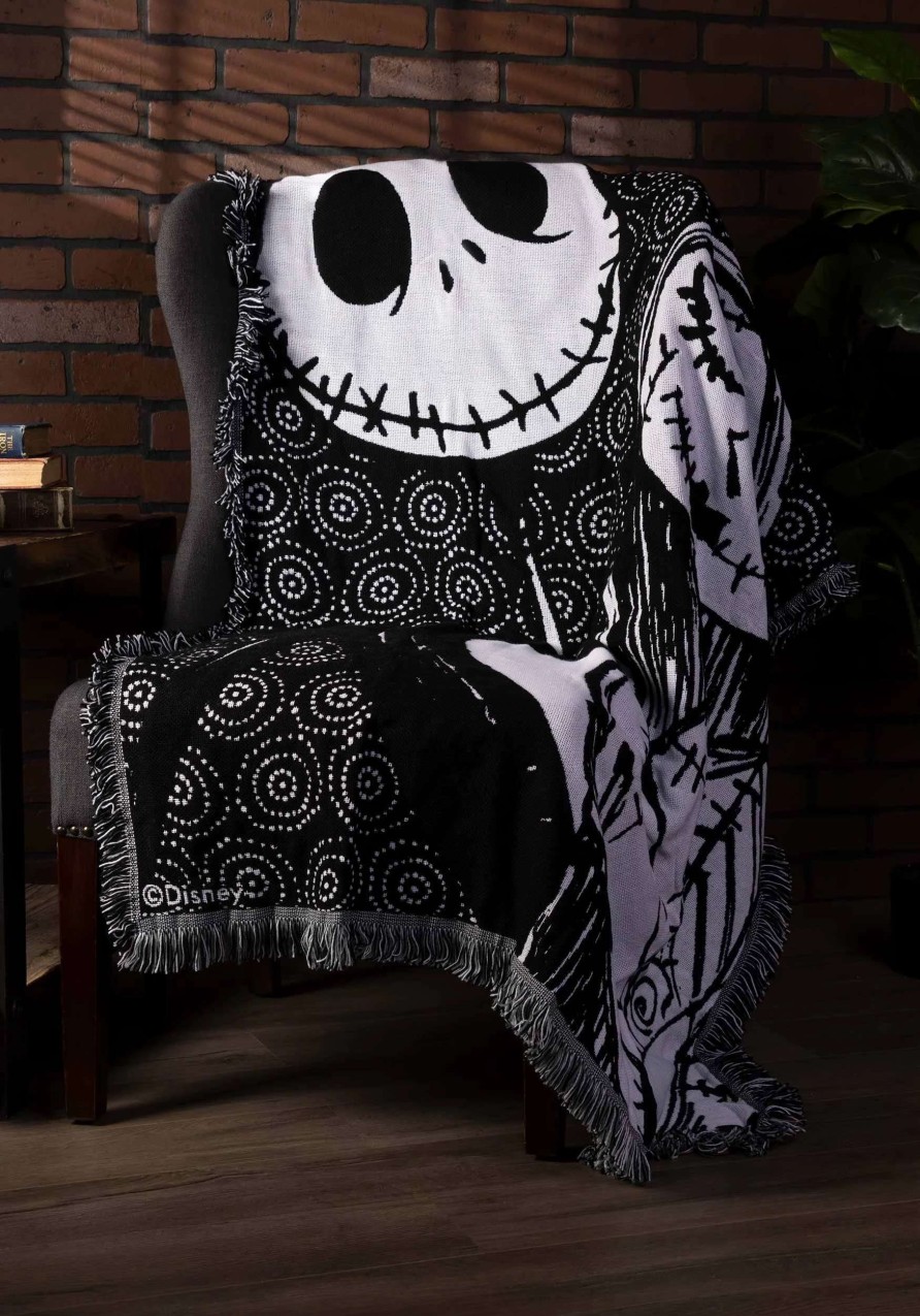 * | Nightmare Before Christmas Love Noir Jacquard Throw Blanket